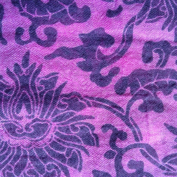 Ladies oversized scarf - Picture 3 of 7